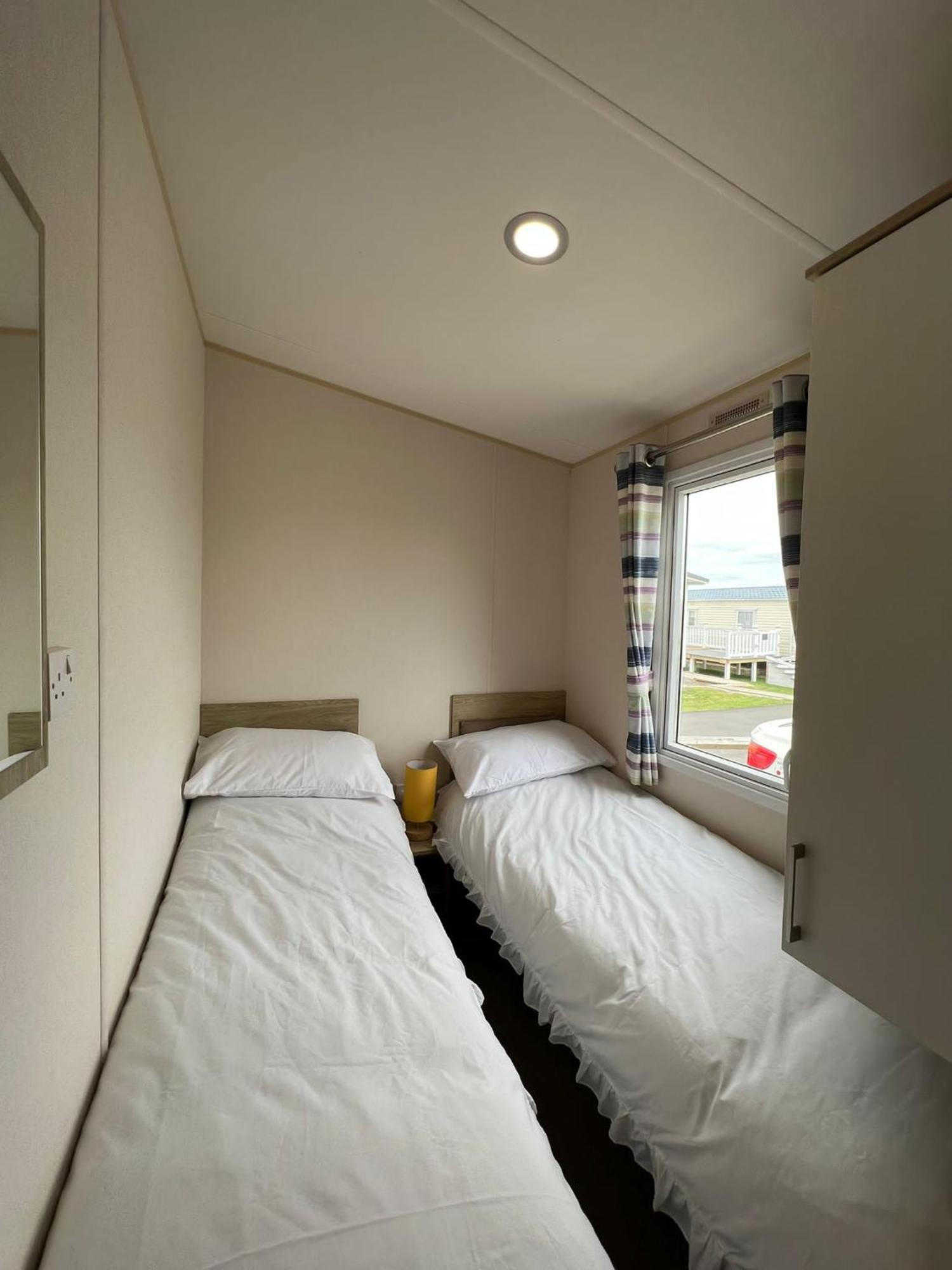 Luxurious Three Bedroom Caravan Jaywick Sands Zewnętrze zdjęcie
