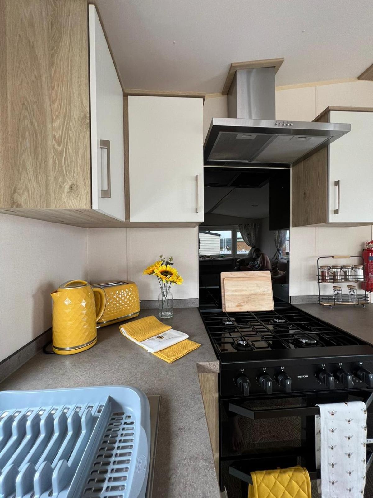 Luxurious Three Bedroom Caravan Jaywick Sands Zewnętrze zdjęcie